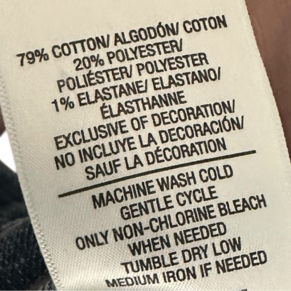 NWT Joe's Jeans Brixton Cropped Distressed Denim - Picture 3 of 3